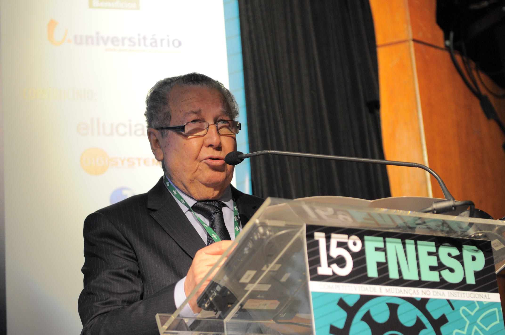 Pesquisa diz que 93% dos profissionais empregados se formaram em universidades particulares