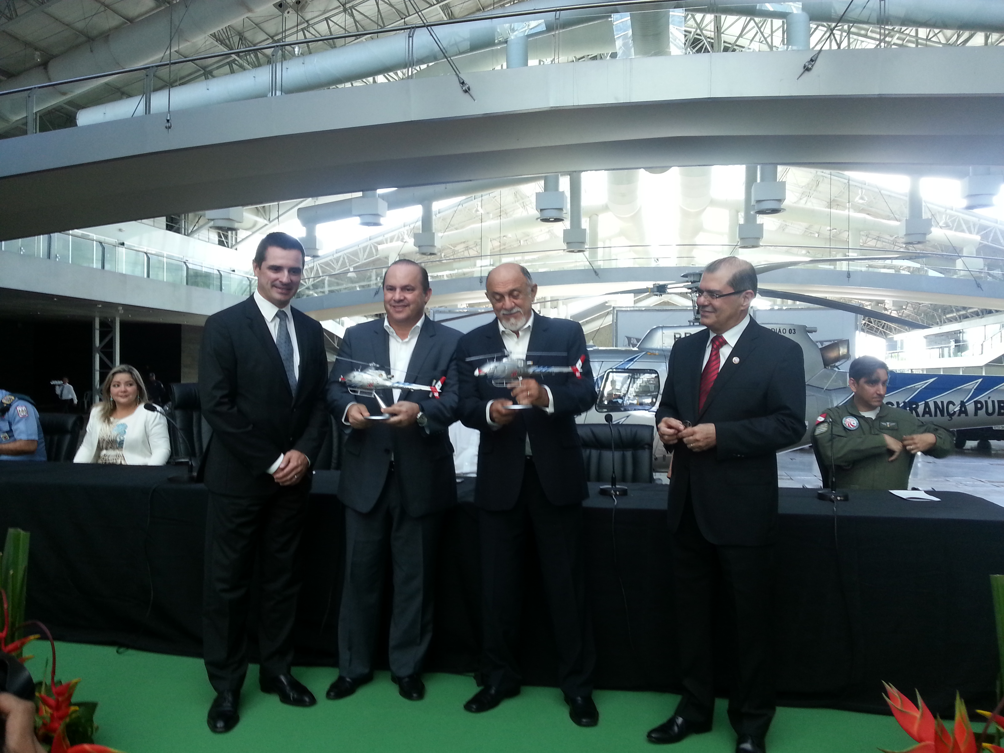 Helibras entrega três helicópteros Esquilo ao governo do Pará 