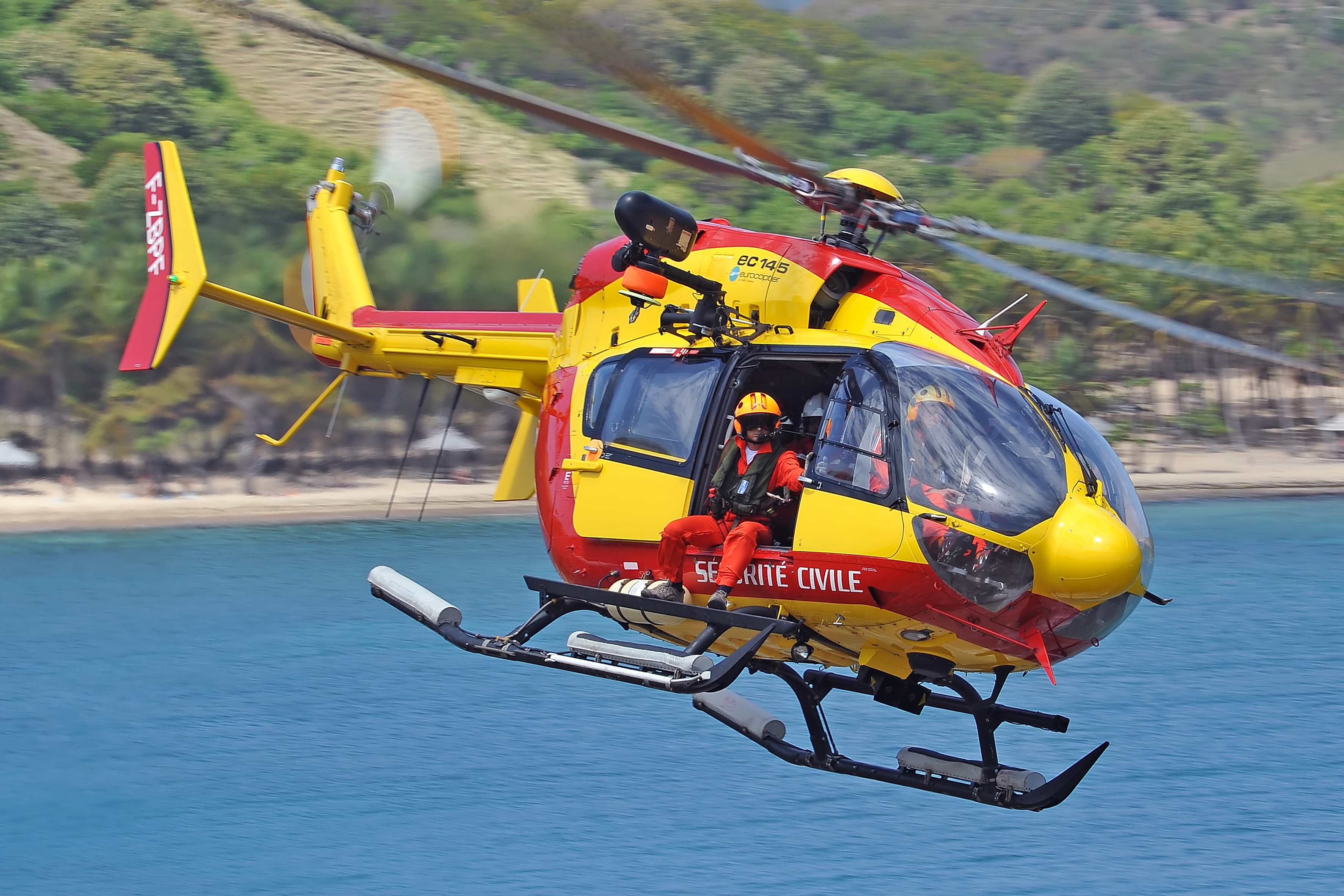 Airbus Helicopters vai modernizar 35 EC145 da Sécurité Civile da França