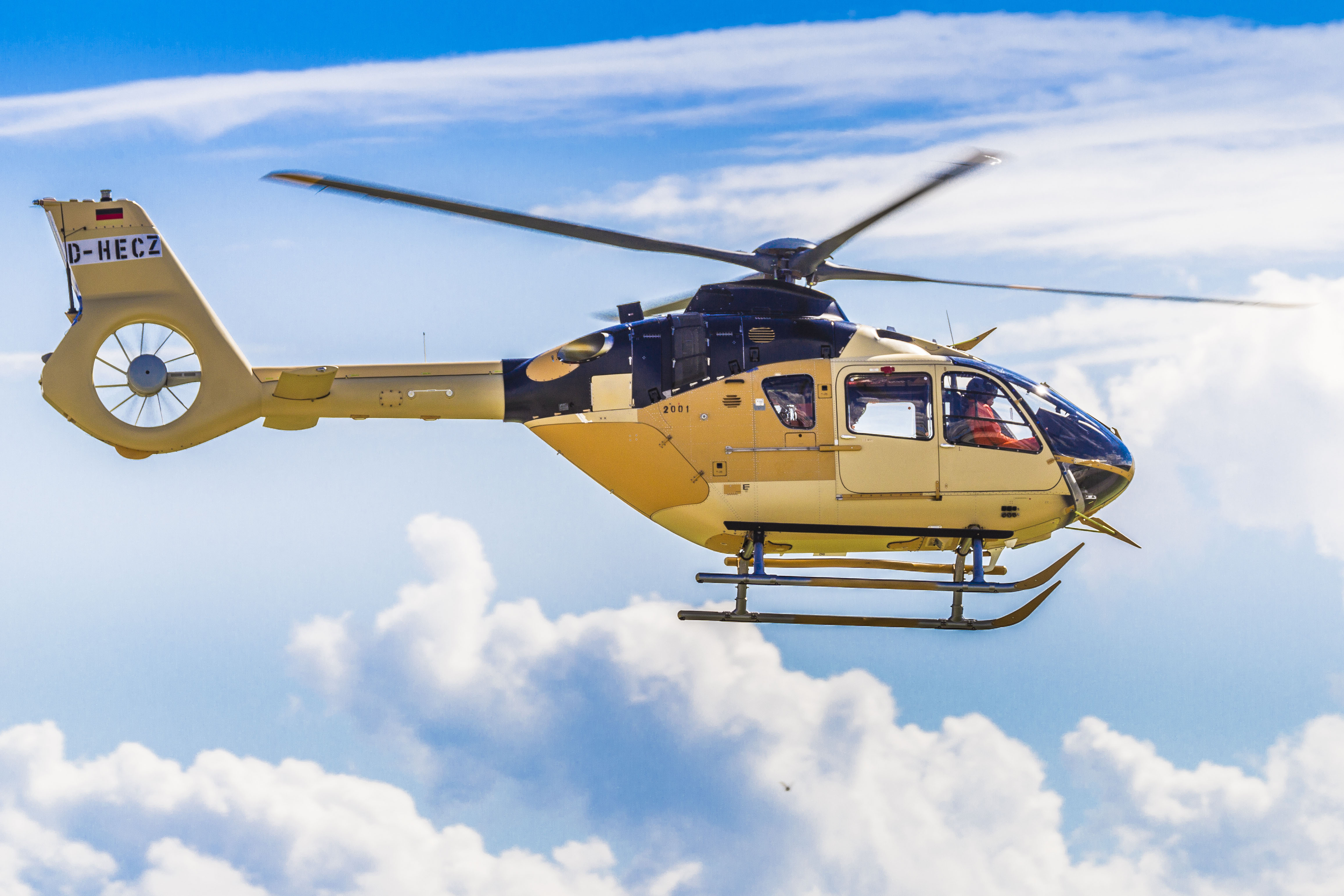 H135 recebe certificação da EASA para o pacote de aviônicos Helionix