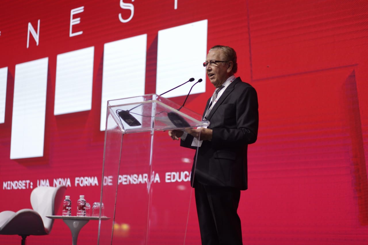 Presidente do Semesp defende uso da tecnologia na educação