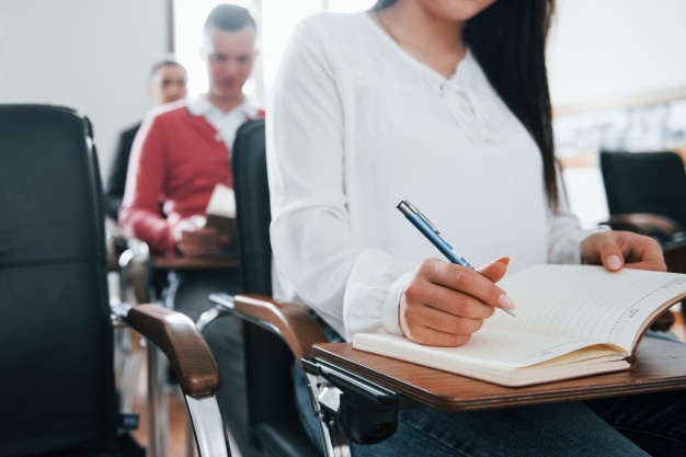 Valor destaca estudo do Instituto Semesp em matéria sobre o Enem