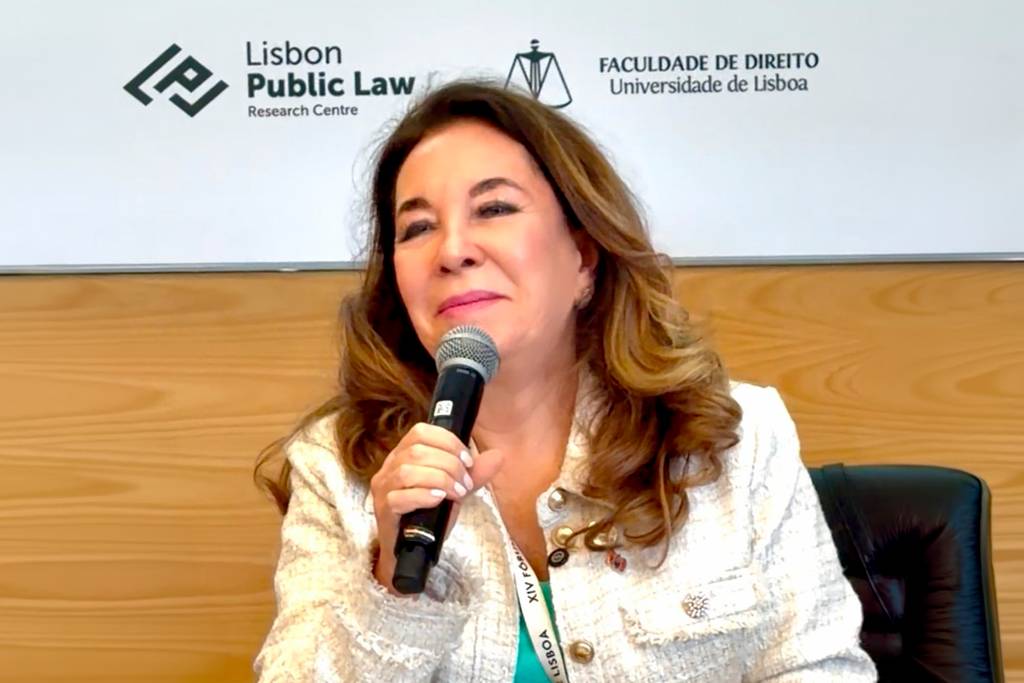 Lúcia Teixeira defende ampliação  da inclusão digital no Brasil